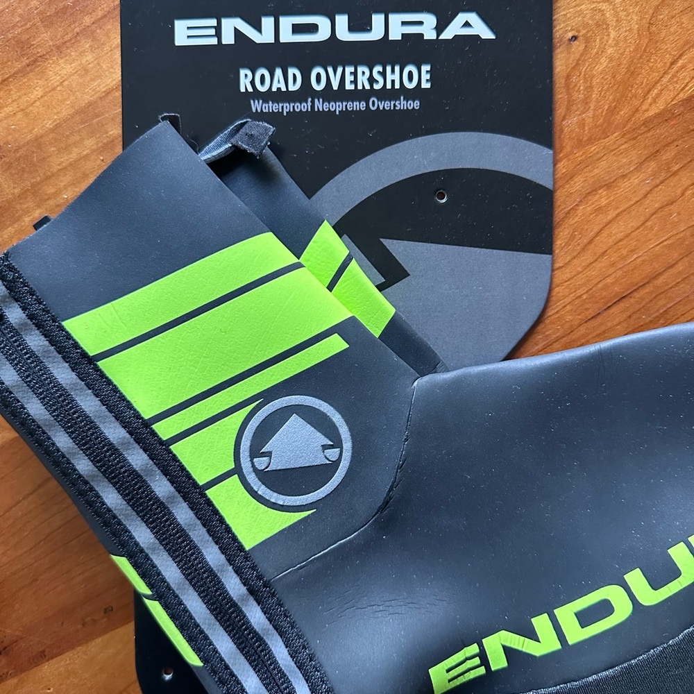 Endura Black and Green Road Overshoe